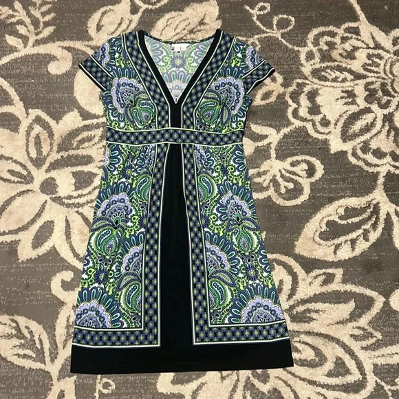 London Times Dresses & Skirts - London times v neck dress. Like new. Size 6. Super soft and stretchy.